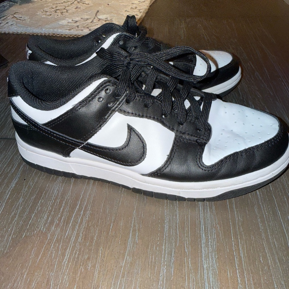 Nike Black and White Low-Top Sneakers for Men Panda Dunks 6.5